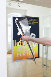 Duraframe Durable poster A2 zilvergrijs - afbeelding 2